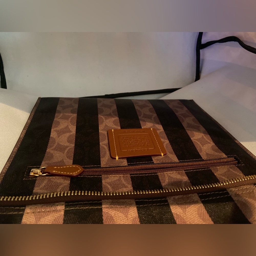 Coach Large City Tote Bag in Signature Canvas with Stripe. - Picture 8 of 11